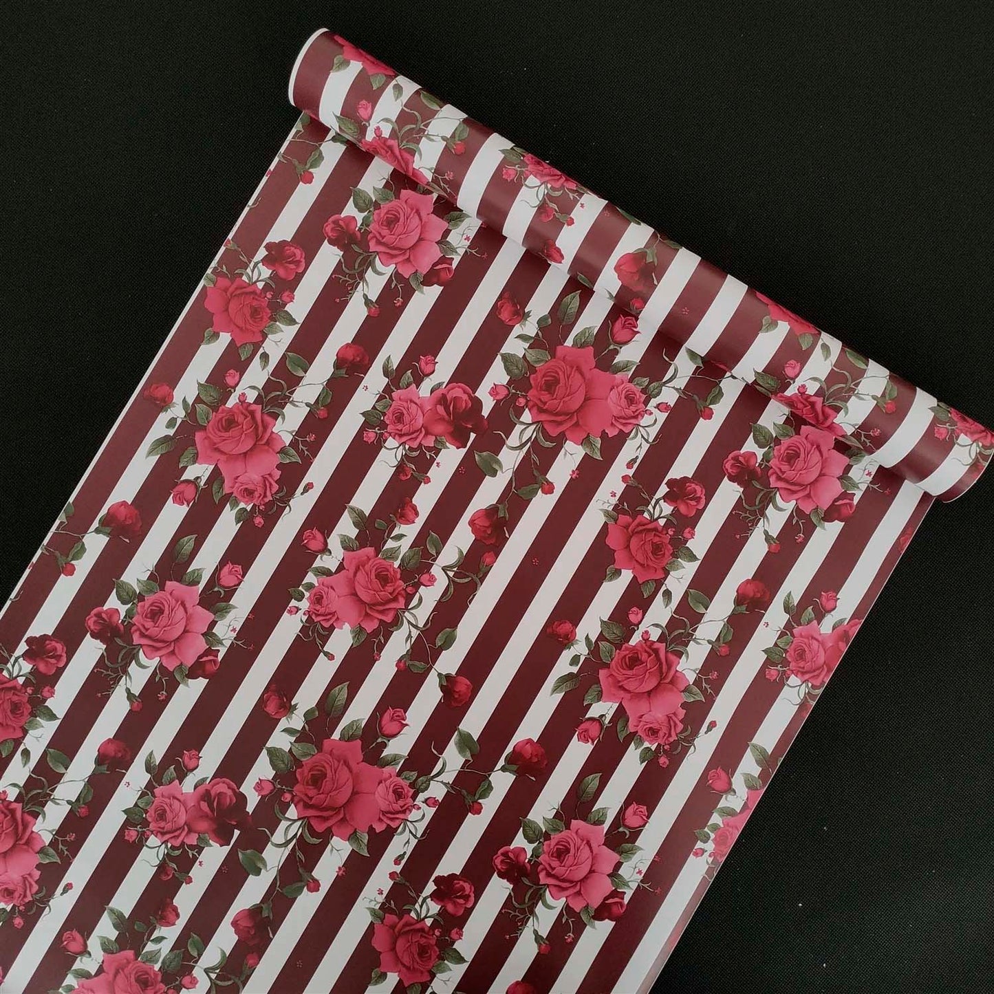 Papel Vinilo Adhesivo De 45 cm x 10 mts Rosas